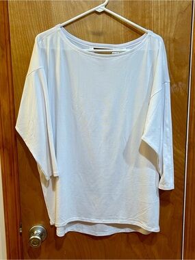 Athleta White Move With Ease 3/4 Sleeve Top - Size L - excellent condition